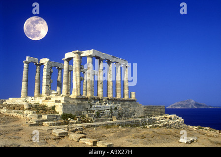 DORISCHE STEINSÄULEN TEMPEL VON POSEIDON RUINEN KAP SOUNION ATTIKA GRIECHENLAND Stockfoto