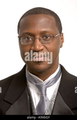 Attraktive junger Mann alle verkleidet für seinen Hochzeitstag Stockfoto