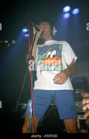 Karl Hyde aus Unterwelt Auftritt in Tokio Liquid Room 1994 Stockfoto