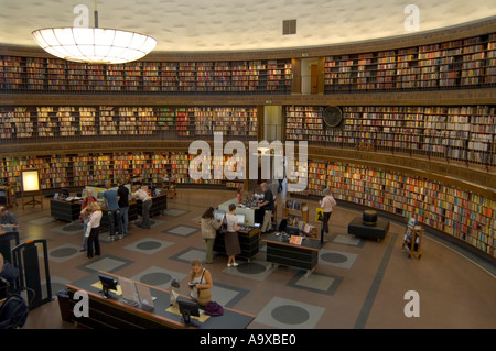 Die öffentliche Bibliothek Stadsbiblioteket am Odenplan in Stockholm Schweden ist bekannt für seine Architektur Stockfoto