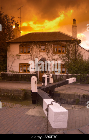 Der Schleusenwärter s Hütte bei Foxton Bottom Lock auf der Grand Union Canal England UK Stockfoto