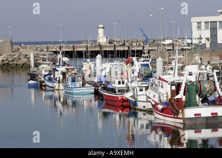 Angelboote/Fischerboote im Hafen, Frankreich, Bretagne, Loire-Atlantique, La Turballe Stockfoto