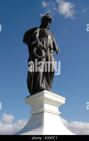 Bronzestatue von Britannia am National Memorial Arboretum in Burton-Upon-Trent Stockfoto