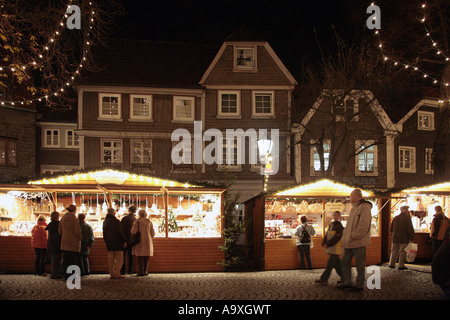 Abendstimmung auf dem Weihnachtsmarkt in der Altstadt, Hattingen, Ruhrgebiet, Nordrhein-Westfalen, Deutschland Stockfoto