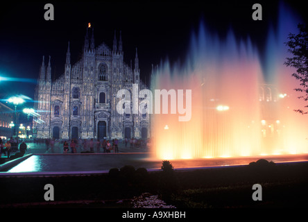 BRUNNEN DOM PIAZZA DI DUOMO MAILAND ITALIEN Stockfoto