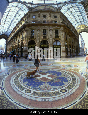 ZENTRUM DER MOSAIK BODEN GALLERIA VITTORIA EMANUELE II MAILAND LOMBARDEI ITALIEN Stockfoto