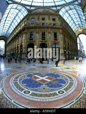 ZENTRUM DER MOSAIK BODEN GALLERIA VITTORIA EMANUELE II MAILAND LOMBARDEI ITALIEN Stockfoto