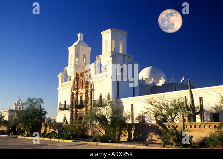 SAN XAVIER DEL BAC MISSION TUCSON ARIZONA USA Stockfoto