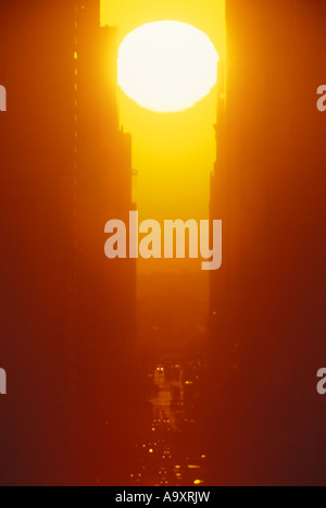 SUNRISE FORTY SECOND STREET MIDTOWN MANHATTAN NEW YORK CITY USA Stockfoto