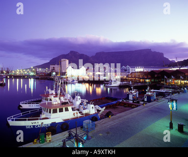 VICTORIA ALFRED WATERFRONT TABLE MOUNTAIN KAPSTADT SÜDAFRIKA Stockfoto