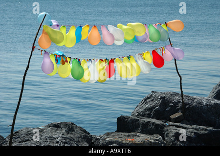 Ballon-Schießstand am Meer in der Sultanahmet-Viertel von Istanbul, Türkei Stockfoto