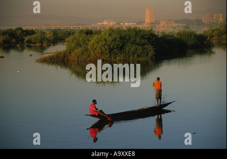 Boot auf dem Fluss Niger Bamako Mali Westafrika Stockfoto