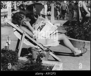 Mädchen lesen Stockfoto