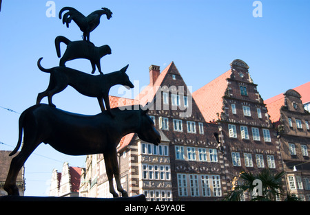 Bremer Stadtmusikanten Statue Am Markt in der Innenstadt von Bremen, Darstellung der Esel, Hund, Katze und Hahn Stockfoto