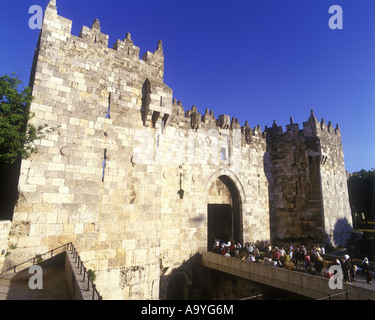 STRAßE STADTMAUERN SZENE DAMASKUS TOR ALTE JERUSALEM ISRAEL Stockfoto