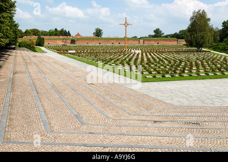 Gedenkfriedhof, Gestapo Gefängnis, kleine Festung Theresienstadt, Terezin, Nordböhmen, Tschechische Republik Stockfoto