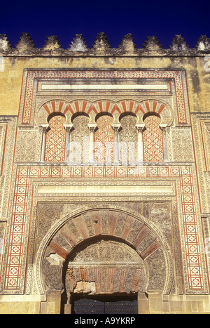 ARABISCHE BÖGEN TOR PUERTA DE SAN ILDEFONSO MEZQUITA CORDOBA ANDALUSIEN SPANIEN Stockfoto