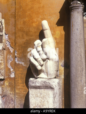 ZEIGEFINGER HAND KONSTANTIN II STATUE MUSEO CAPITOLINI CAMPIDOGLIO ROM ITALIEN Stockfoto