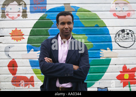 Somalische geboren British broadcast Journalist und Autor Rageh Omaar abgebildet bei Hay Festival 2003 Hay on Wye Powys Wales UK Stockfoto