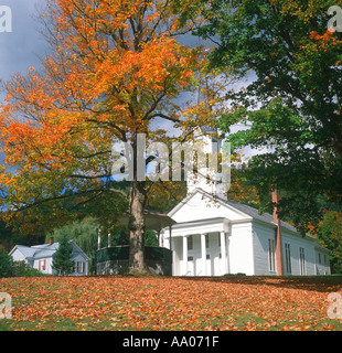 Herbstlaub und Kirche in Sharon Vermont USA Stockfoto