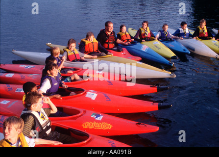 Pfadfinder, Kanufahren auf der Themse Nr. London UK Stockfoto