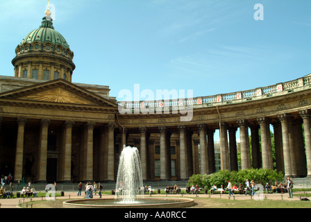 Kathedrale unserer Dame von Kazan auf Nevskiy Prospeckt St. Petersburg Russland Stockfoto