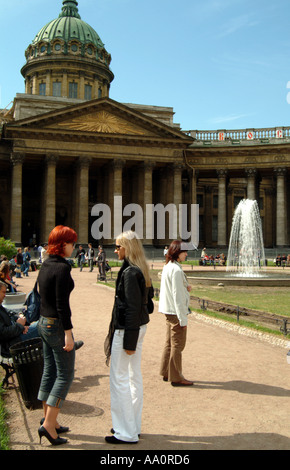 Kathedrale unserer Dame von Kazan auf Nevskiy Prospeckt St. Petersburg Russland Stockfoto