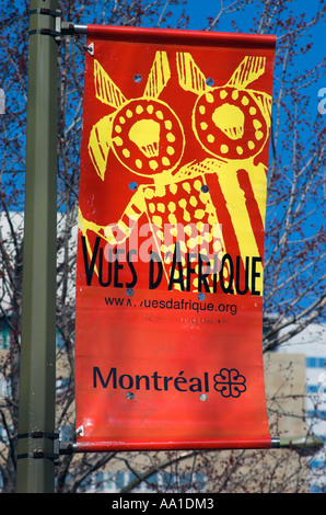 Einen bunten Straßenschild für das Vues d ' Afrique Festival in einem Montreal Street Quebec Kanada Stockfoto