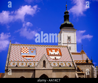 Kroatien, Zagreb, St. Marks Church. Ziegeldach mit Wappen Stockfoto