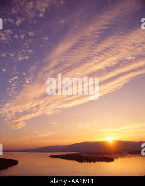 Loch Lomond. Blick auf den Sonnenuntergang vom Conic Hill in der Nähe von Balmaha, Stirling, Schottland, UK Stockfoto