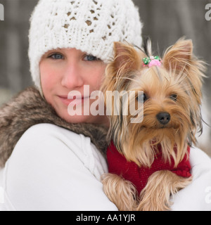 Porträt eines Mädchens mit Hund Stockfoto