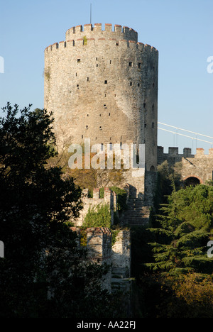 Rumeli Hisari ist eine Festung mit Sitz in Istanbul, Türkei auf einem Hügel der europäischen Seite des Bosporus nördlich von Bebek Stockfoto