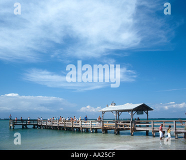 Angelsteg am Lighthouse Beach, Sanibel Island, Florida, USA Stockfoto