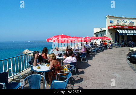 Cafe auf der Corniche President Kennedy, Marseille, Frankreich Stockfoto