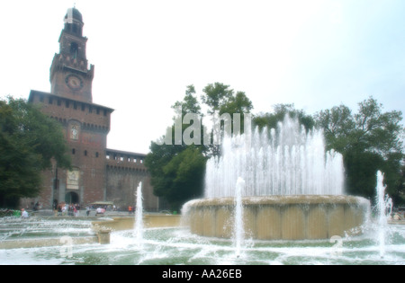 Soft-Fokus Schuss des Brunnens vor dem Castello Sforzesco, Piazza Castello, Mailand, Italien Stockfoto