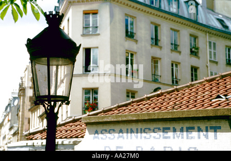 Frankreich, Paris, Straßenlaterne und Gebäuden, Nahaufnahme, hohe Abschnitt Stockfoto