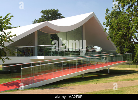 Serpentine Gallery Pavillon 2003 von Oscar Niemeyer Kensington Gardens London England Stockfoto