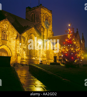 Marienkirche bei Nacht zu Weihnachten, Scarborough, North Yorkshire, England, UK. bhz Stockfoto