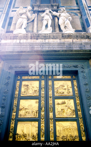 Italien, Toskana, Duomo Kathedrale Taufkirche Santa Porta Saint Tür Florenz Firenze, niedrigen Winkel Ansicht Stockfoto