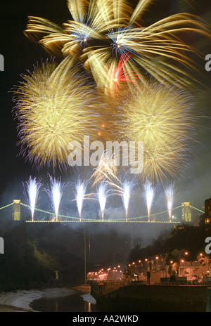 Brunel 200 Feuerwerk aus Bristol Hängebrücke feiert das Leben und die Errungenschaften von Isambard Kingdom Brunel Stockfoto