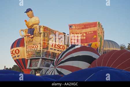 Massenhafte Zustimmung des Heißluftballons aus Bristol Balloon Fiesta Stockfoto