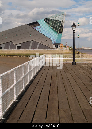 Blick auf das tief vom Rumpf Pier Stockfoto