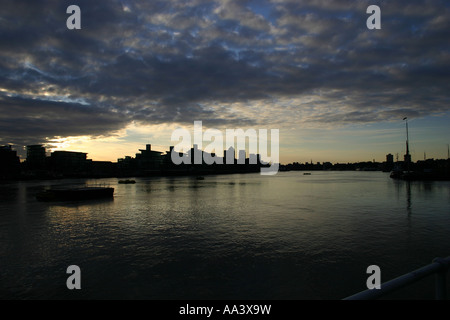 Themse-Blick nach Osten von der Tower Bridge Stockfoto