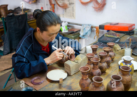 Cloisonne Emaille Geschirr Herstellung Peking China JMH1340 Stockfoto