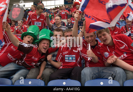 Llanelli Scarlets Fans bei Leicester Tigers Vs Llanelli Scarlets 21 04 07 Heineken European Cup Semi Final Stockfoto