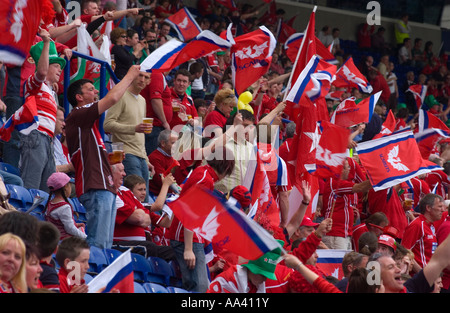 Llanelli Scarlets Fans bei Leicester Tigers Vs Llanelli Scarlets 21 04 07 Heineken European Cup Semi Final Stockfoto