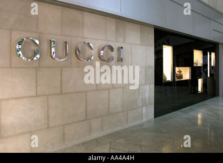 Gucci-italienische Mode-Geschäft vor Orchard Road Singapur Stockfoto