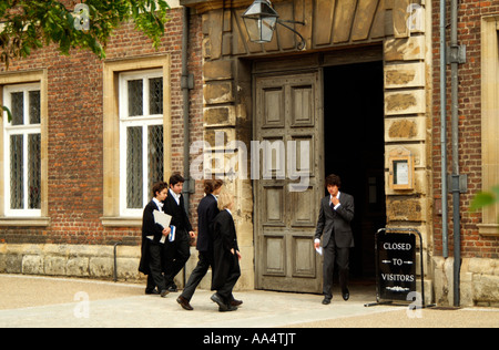 Eton College bekannte öffentliche Schule England UK Schüler Stockfoto