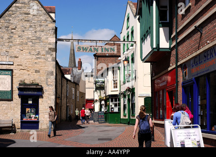 Swan Inn und Union Street, Stroud, Gloucestershire, England, UK Stockfoto