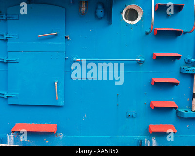 Detail von einem Fischerboot im Hafen von Lekeitio Bizkaia Euskadi Spanien Stockfoto